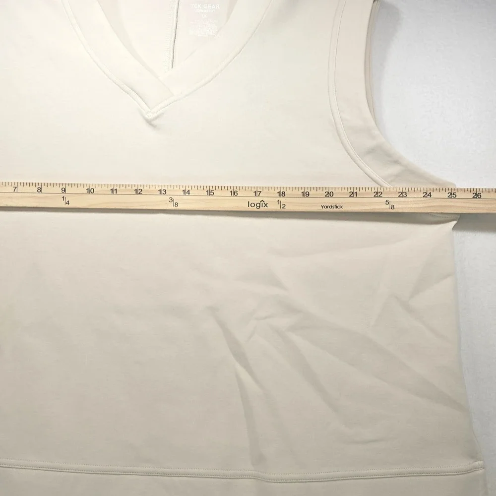 Tek Gear Ultracomfort Cream V-Neck Sleeveless Sweatshirt Vest Womens 1X Athleisu
